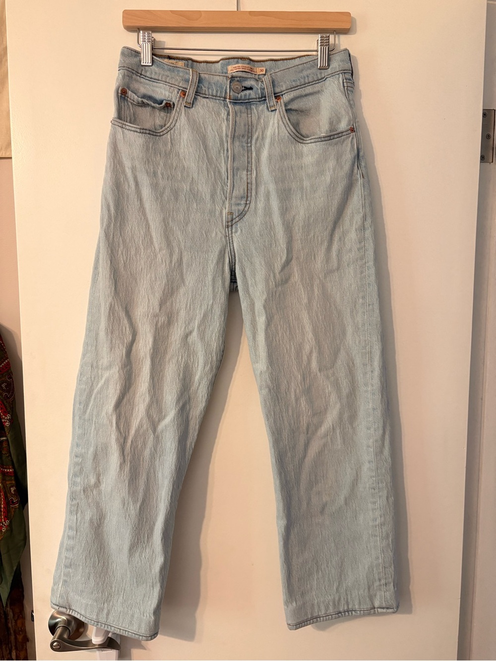 Levi's Lightwash Ribcage Straight Ankle Jeans